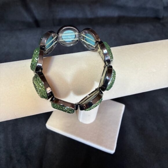 Bracelet - green rhinestones on stretchy band 9 1/2" - Picture 2 of 2